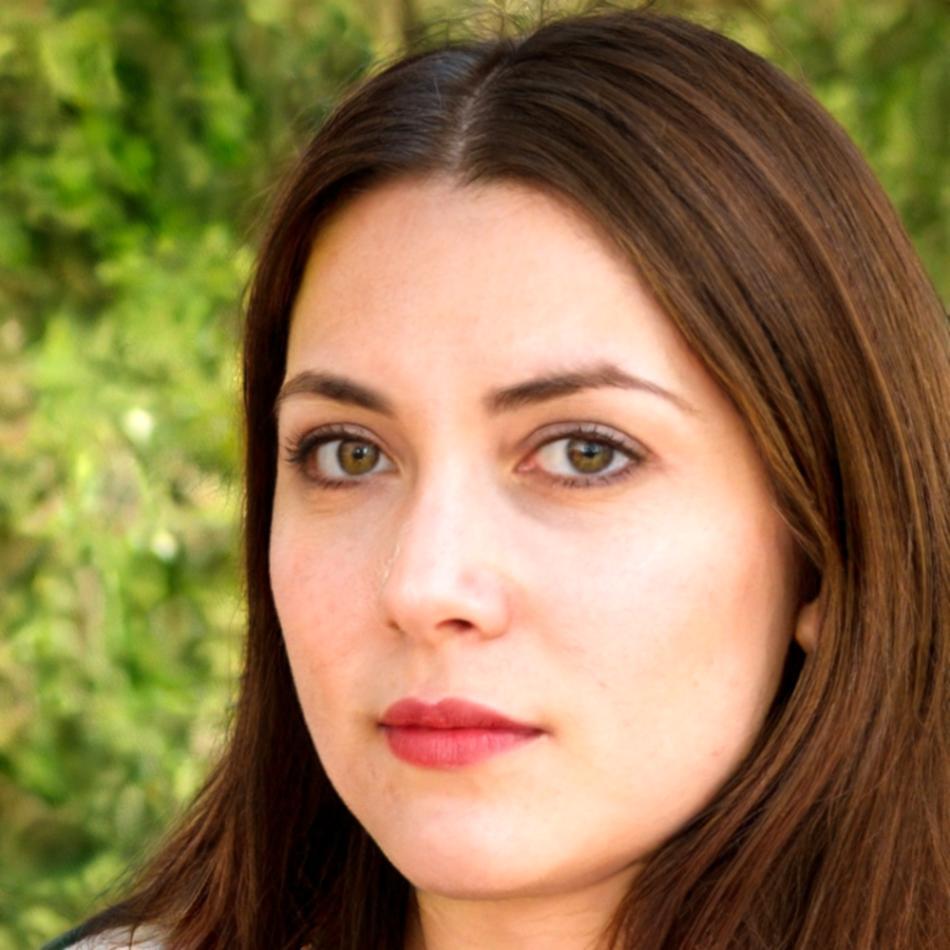 Retrato de Esperanza Villareal, instructora senior de tecnología financiera